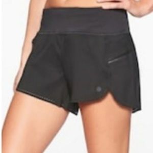 Athleta Laser Run Shorts 4” Size S